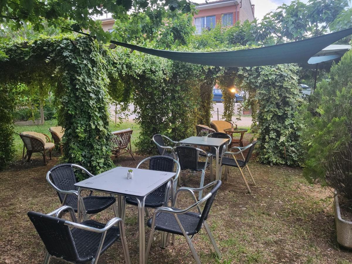 Alberg Restaurant Bellavista Santa Pau Eksteriør bilde