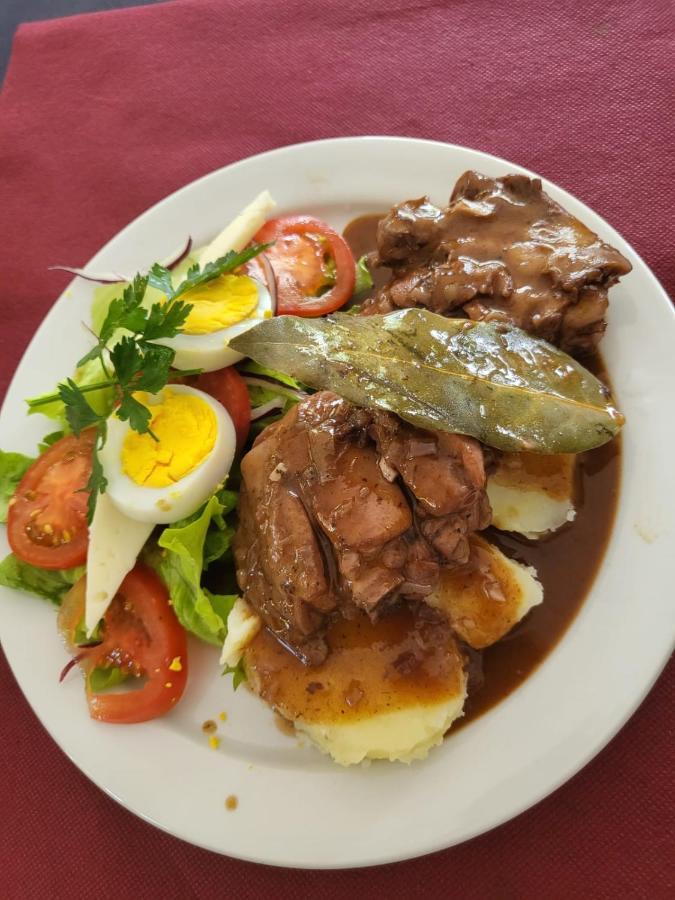 Alberg Restaurant Bellavista Santa Pau Eksteriør bilde