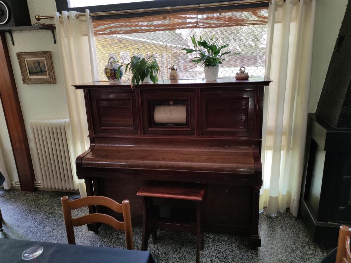 Alberg Restaurant Bellavista Santa Pau Eksteriør bilde