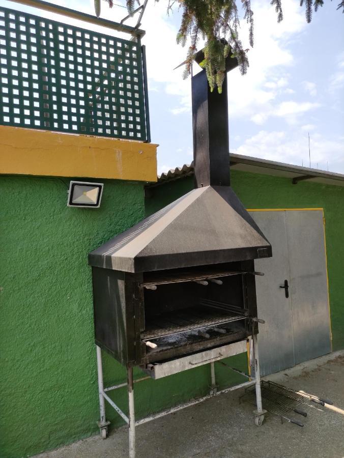 Alberg Restaurant Bellavista Santa Pau Eksteriør bilde