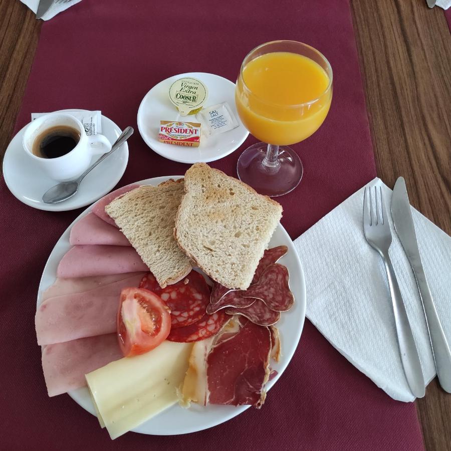 Alberg Restaurant Bellavista Santa Pau Eksteriør bilde